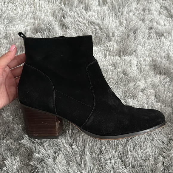 Crown Vintage black suede ankle boot - Picture 3 of 4